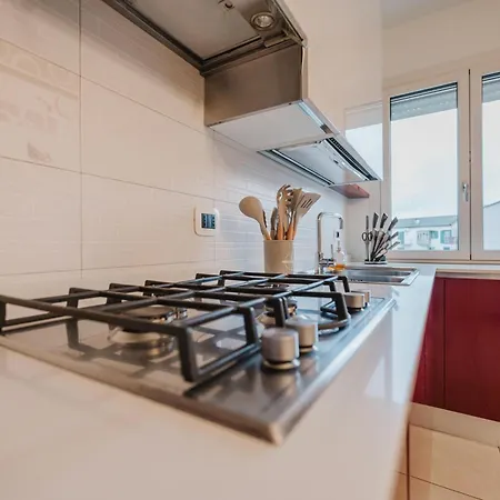 Lucrezia - 10 Min From & Free Parking * Венеция