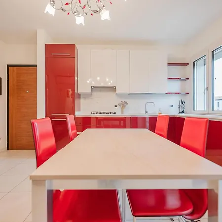 Lucrezia - 10 Min From & Free Parking Apartament *