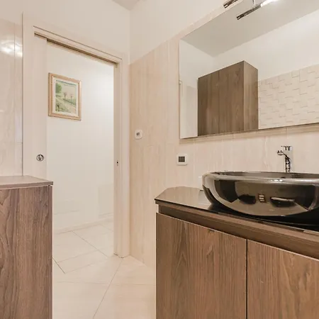 Apartament Lucrezia - 10 Min From & Free Parking *